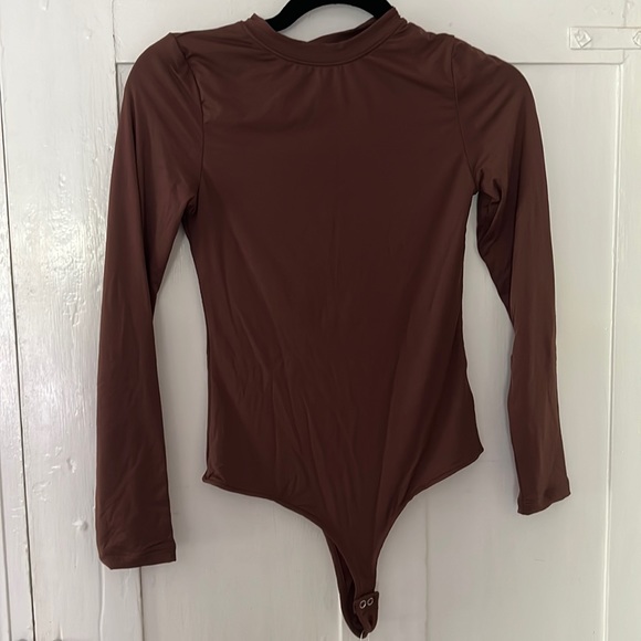 New With Tags ReoRia brown bodysuit - Picture 1 of 1